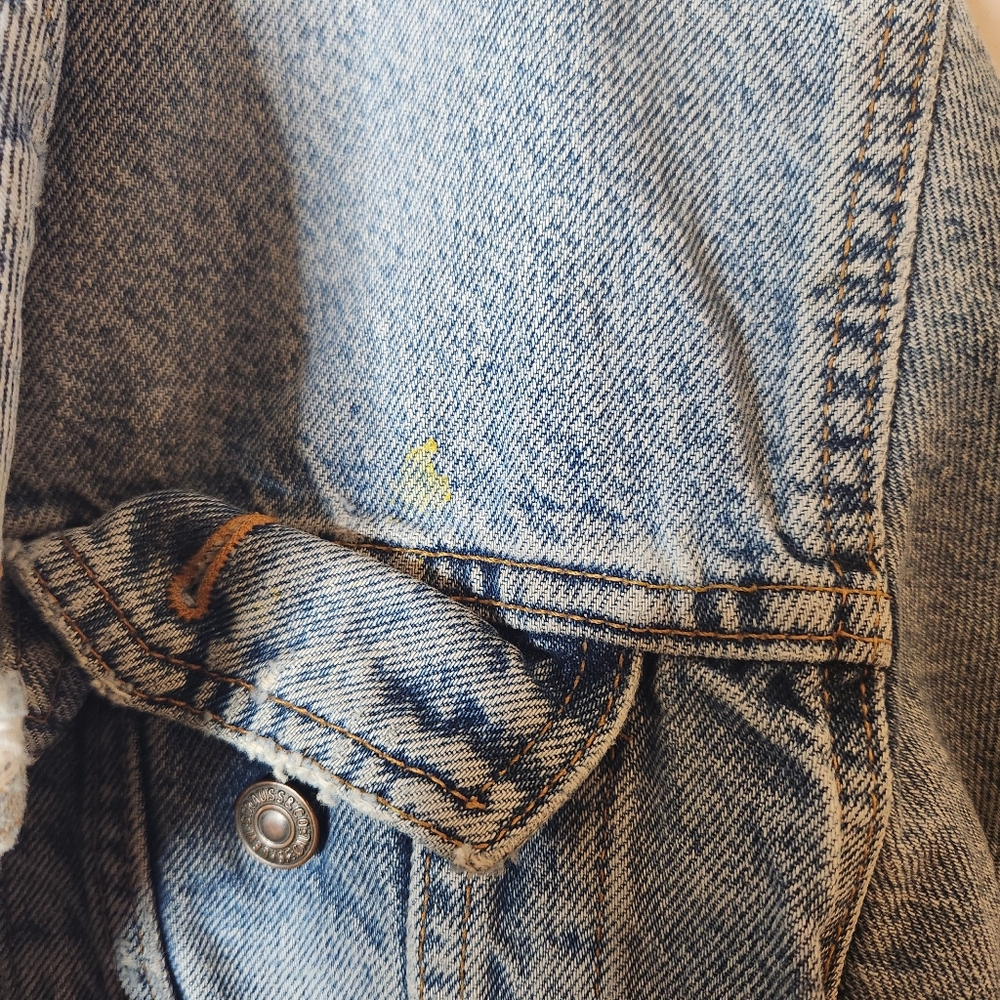 Levi's Vintage Mens Denim Trucker Jacket Flannel Blanket Lined Distressed Size M - Picture 3 of 10